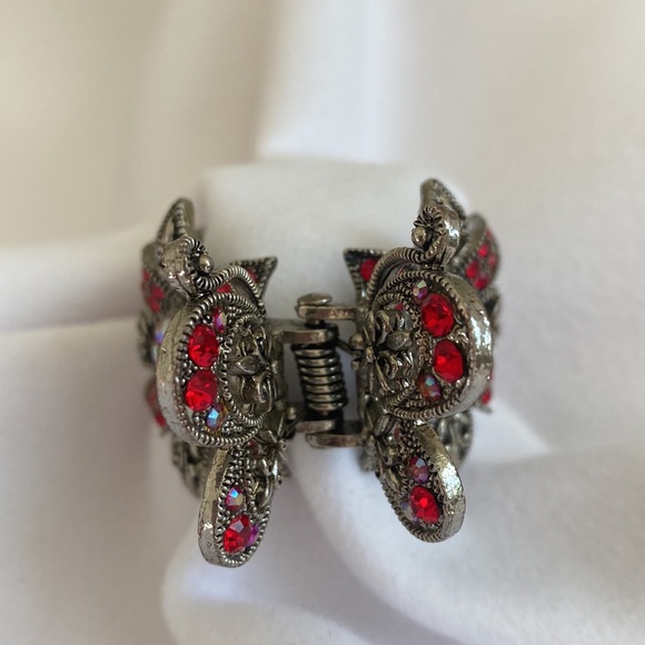 Vintage Rhinestones Crystal Metal Butterfly Hair Claw Clip ( red , silver) - Picture 3 of 9